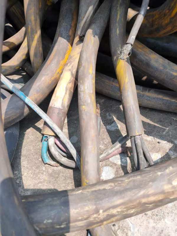 合肥光伏电缆线回收诚信回收各种废铜.废铝回收电缆