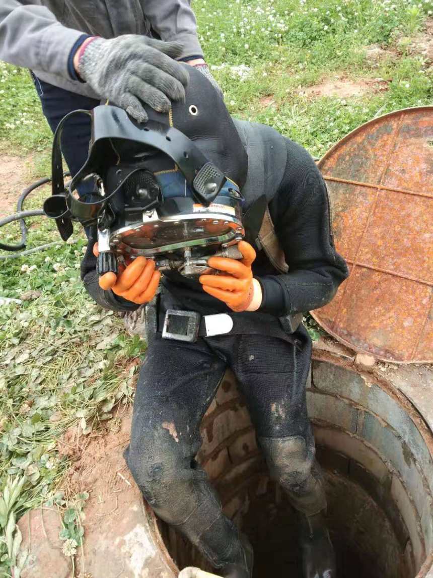塔城地区乌苏市拦污栅清理——水下作业零事故