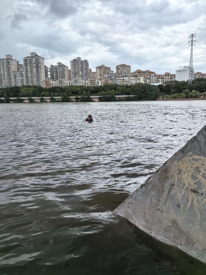 临夏州永靖县水下打捞 团队