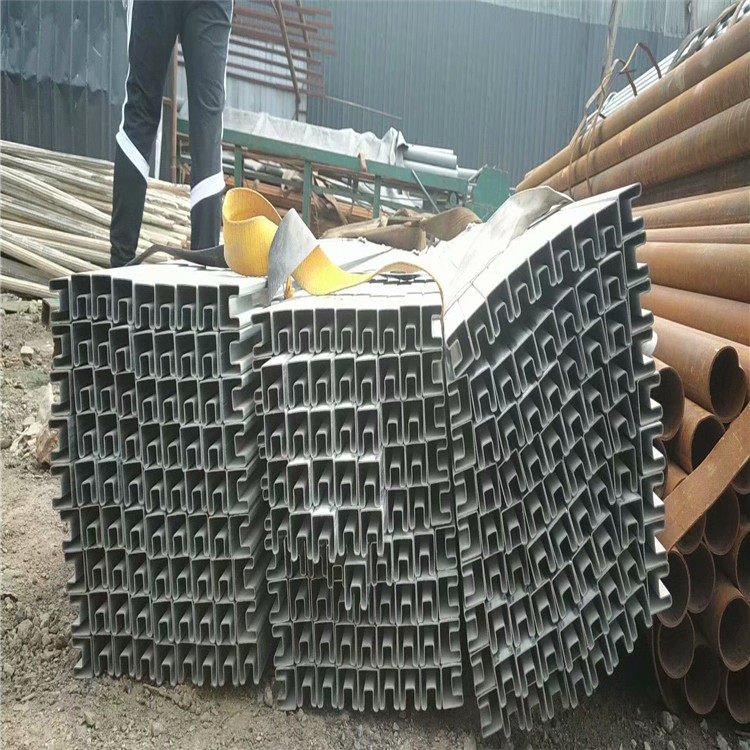 高速护栏立柱用80*80镀锌凹槽管 60*105镀锌T型管生产厂家