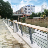 深圳河道大桥两侧安全防护栏定制铝合金桥梁护栏